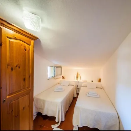 La Casa Di Mannazzotta 1 Bed & Breakfast *